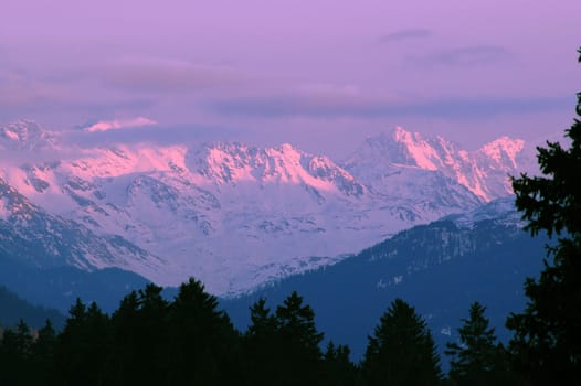 Taken near Lenzerheide in Switzerland in March 2005. Nikon D70,Nikkor 70-300ED.