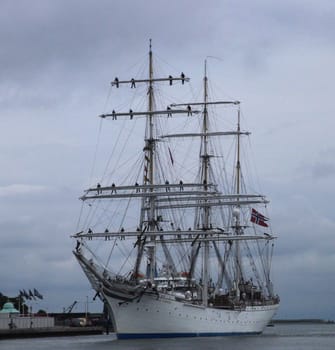 The largest barque in the world. Launched in Bremerhaven in 1914. Named after the initiator State Councillor Lehmkuhl (Norwg.) Homeport: Bergen(Norwg.) Length: 98 m, Sail area:2000 sq.m. Mainmast:48m, Displacement: 1701 t Regular crew: 24