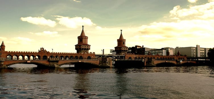 Oberbaum Bridge