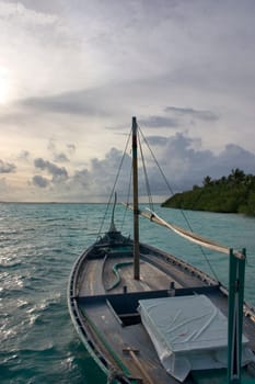 Dhoni in the evening light. Embudu/Maldives (South Male Atoll)