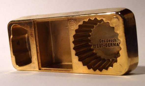 All that glitters is not gold,here is the resolution! A bottle opener