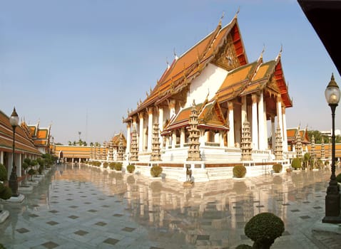 Panoramic montage of 5 individual photos