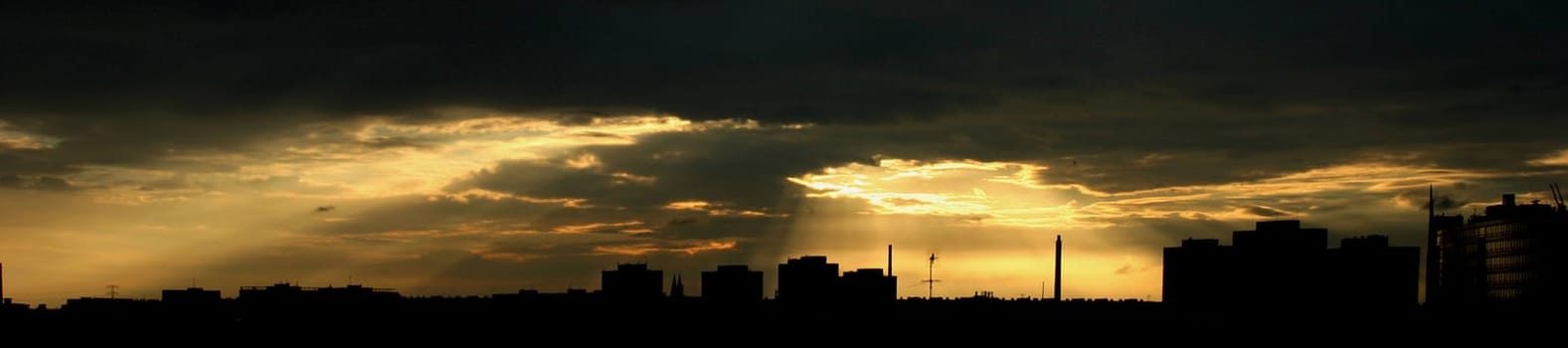 Breakup of clouds