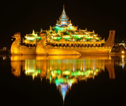 Golden Ship2