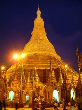 Schwe Dagon Pagoda Panorama at night