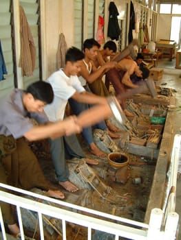 Gold leaf production