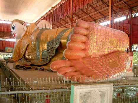 Large reclining Buddha