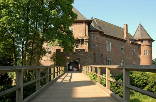 Linn Castle in Krefeld during a bike tour. Brennw.18mm,aperture f9,Bel.1/160 sec.