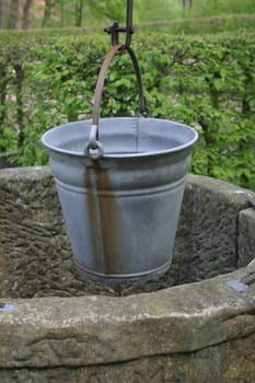 Fountain bucket