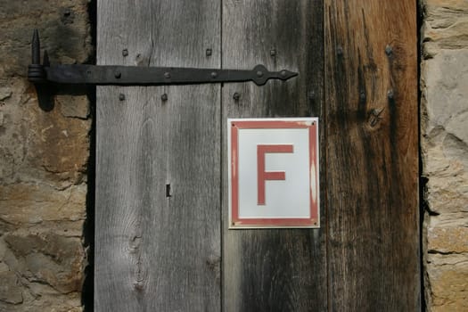 Fire extinguisher information sign