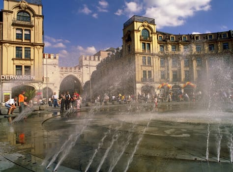 Am Stachus in Munich I