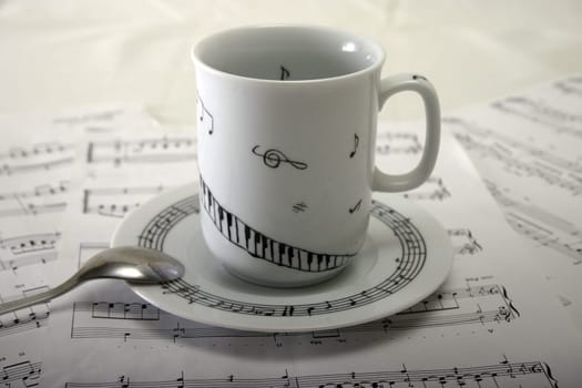 Cup without trophy