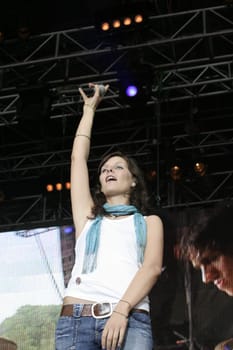 July - Singer Eva B. III