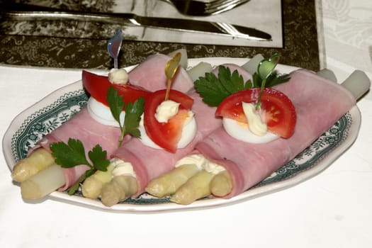 Asparagus rolls with Beelitz asparagus