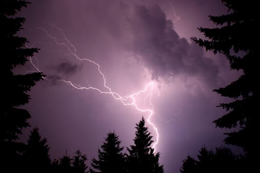 Although there are already a lot of lightning bolts here,I also wanted to make my contribution. The lightning occurred in the late evening of 29.07. After that,the Great Storm broke out.