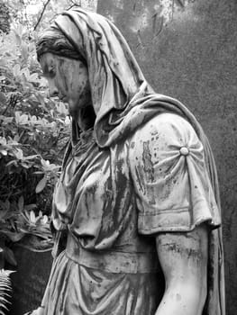 The same statue as angel04 and angel05.