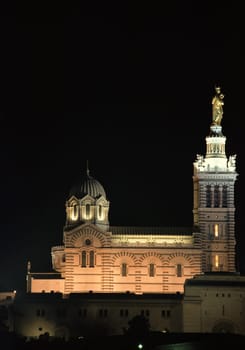 Notre Dame de la Garde in Marseille... with SIGMA 50-500mm at 400mm,aperture 11,1s