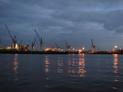 Seen from the fish market. First attempts with the tripod