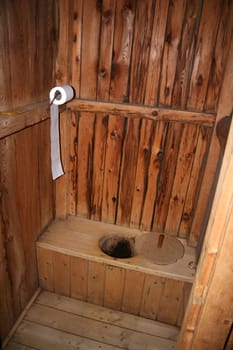 ... an alpine hut on the Sciliar - after all,already equipped with real toilet paper :-)