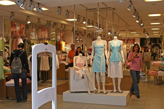 fashion or fashionable or (fashion runway) or (fashion style) without isolated without background
