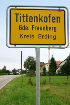 On the way from Erding to Landshut I always drive through here and my son always laughs his ass off. Yesterday I finally stopped and squeezed.