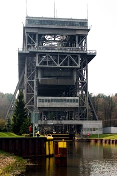 Ship lift 02