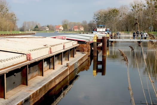Inland waterway vessel 02
