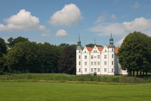 Ahrensburg Castle 01
