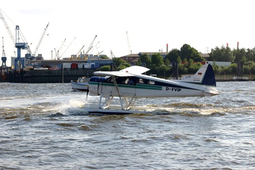 Seaplane 03