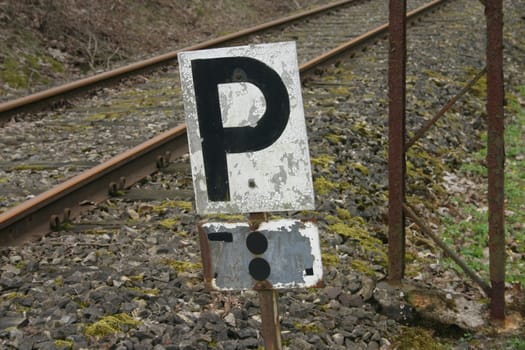 For all "non-Lippers"": pingeln is the Lippe (or Westphalian) expression for ringing. And the ""P-sign"" shown here is a commandment for the train driver to give the signal!"