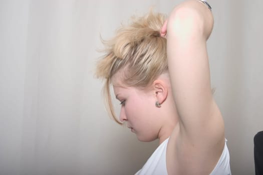 Putting on an updo - serial image 3 of 9