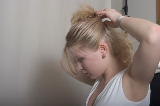 Putting on an updo - continuous shooting 7 of 9