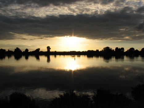 Taken on the Elbe in the autumn light