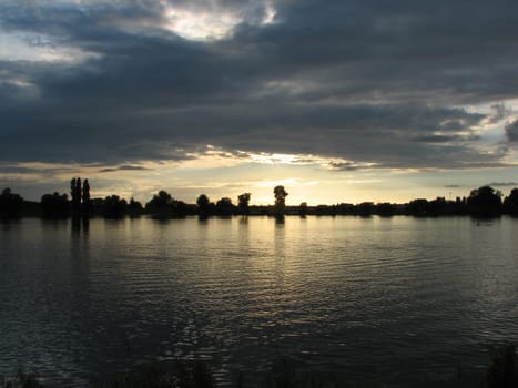 Taken on the Elbe in the autumn light