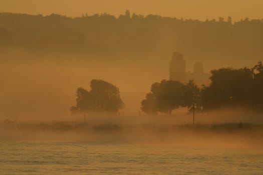 I got up a little while ago to show you what it looks like in DD on the E almost every morning.