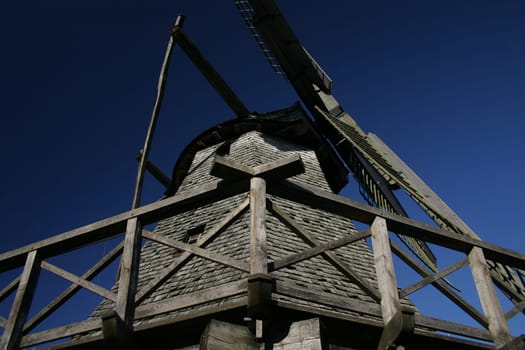 Cap windmill