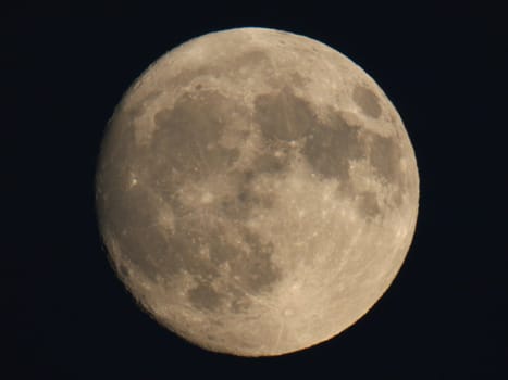 Made with Canon EOS 20D and 1600mm mirror telephoto on tripod F8,1/160sec and ISO400. Manually focused,taken on 2005-06-23 at 22:07. On this day,the Moon was closest to Earth. This photo is one of many that I took with me that evening.