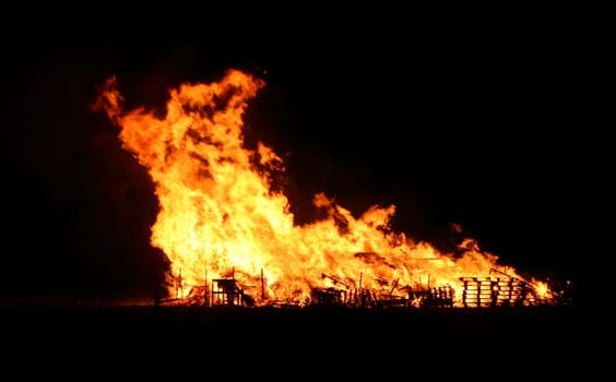 Bonfire,Bonfirenight,5.11.05 Here is a brief explanation of the origin of these celebrations: 06.11. Guy Fawkes Day (GB) Memorial Day Commemoration of the failed demolition of the British Parliament by Guy Fawkes in 1605. In the evening d