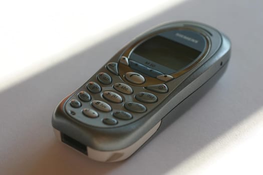 (mobile phone) or (cell phone) or (mobile phone people)