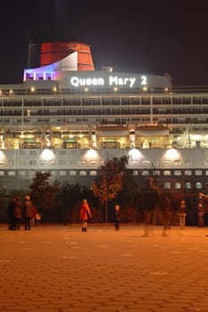 The Queen Mary 2 is being serviced in Hamburg by Blohm + Voss and cancelled by 9.11.2005 - 19.11.2005