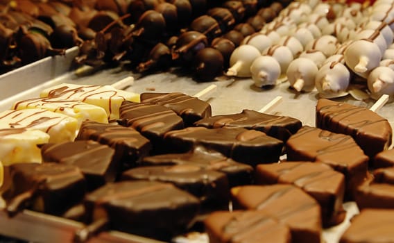 Chocolate fruits