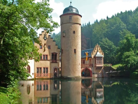 Mespelbrunn moated castle in Bavaria / Spessart, FinePix S3000