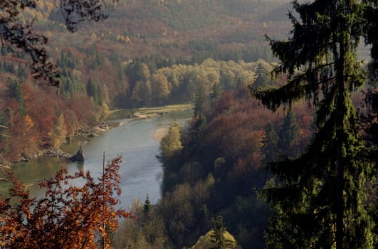 6x7 - the Isar with Georgenstein in the autumnal haze...