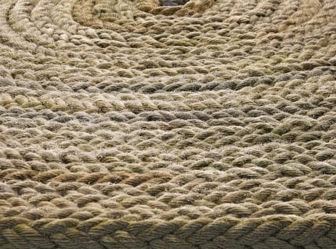 ROPES: are ribbons of all kinds,lines,sheets or ropes that are needed and used on board. _/)_/)_/)_/)_ TROSSE: Collective name for heavy ropes. They are used as mooring lines,towing lines and anchor ropes.  _/)_/)_/)_