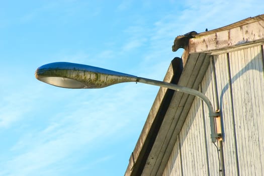 Roof and lamp
