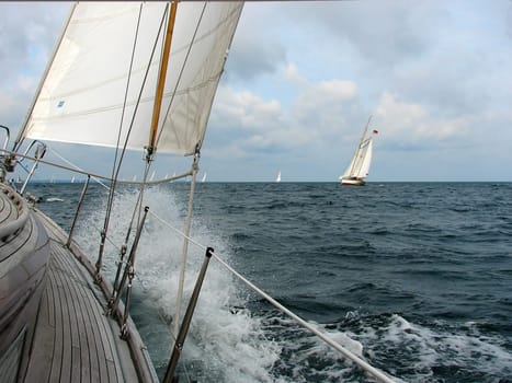 On my virtual trip Markus is on board this time,since he is still a beginner (at least in sailing),we are at the bottom of the regatta. But fun comes first :-)