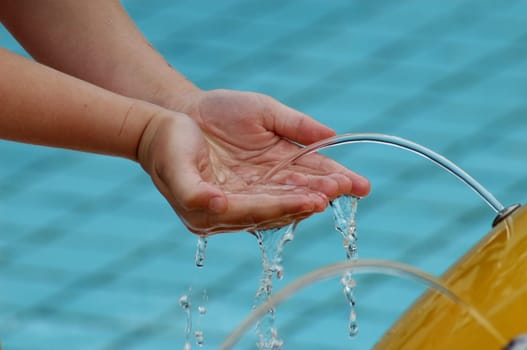 (water splash) or water or (water glass) or (water liquid) or (water clean)