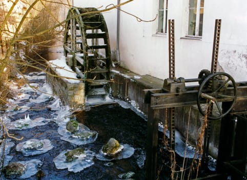 Water mill