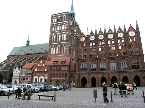 Stralsund Town Hall 3264 x 2448 pixels Exposure time 1/100 Aperture: 3.2 Focal Length: 7.1