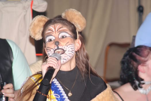 Leila is the Leipzig carnival mascot and leads the carnival parade in the costume of the Leipzig lioness,this year as singing Leila.